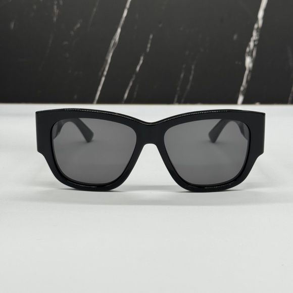 NEW BV1026S 001 BOTTEGA VENETA BLACK UNISEX BOTTEGA VENETA SUNGLASSES main image 4